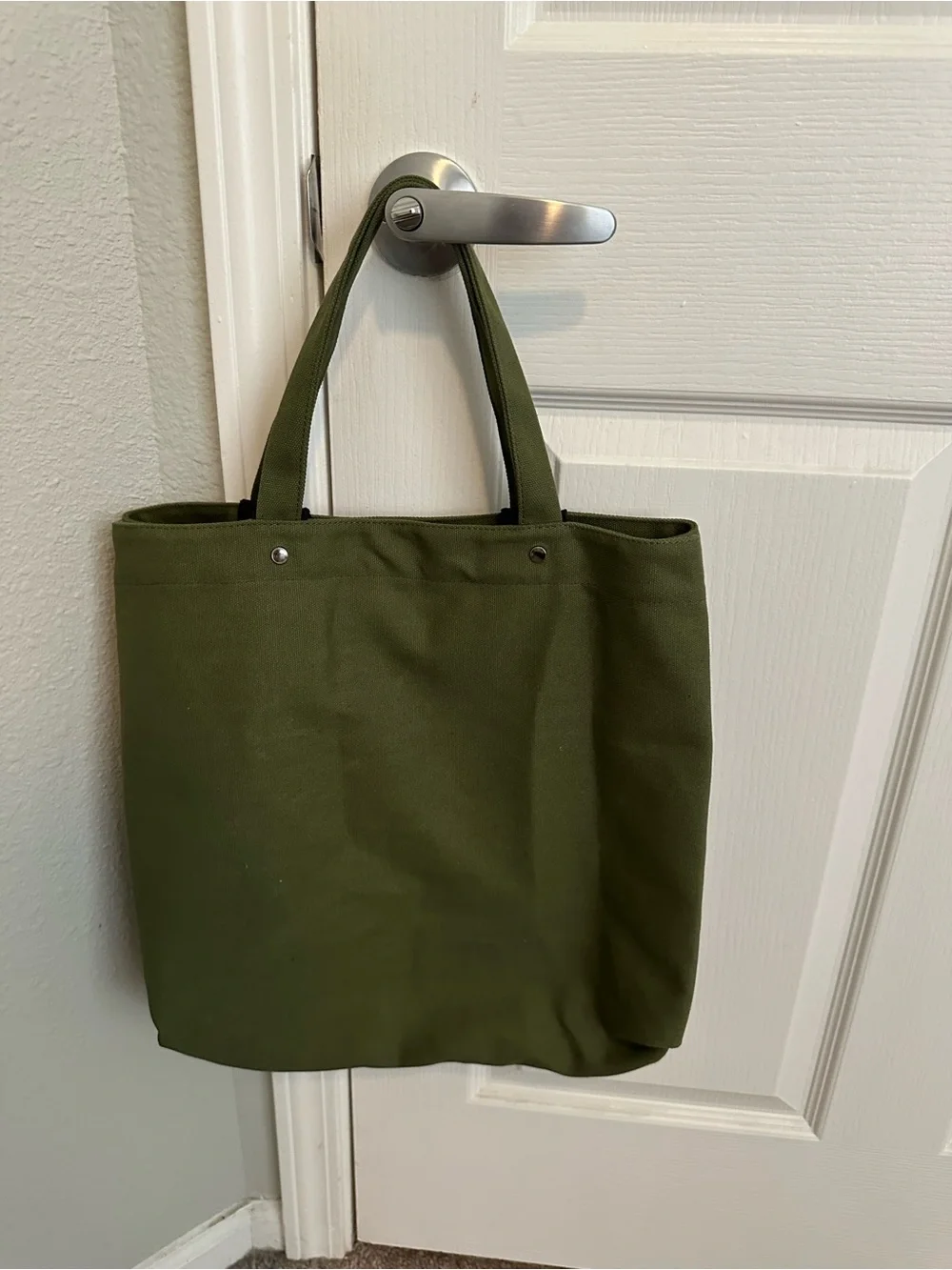 Dogtrovert Olive  Tote Bag -